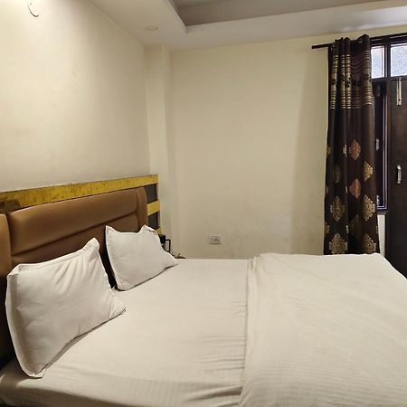 Hotel Perfect Spot- Main Bazar - Walking Metro Station Nova Deli Exterior foto