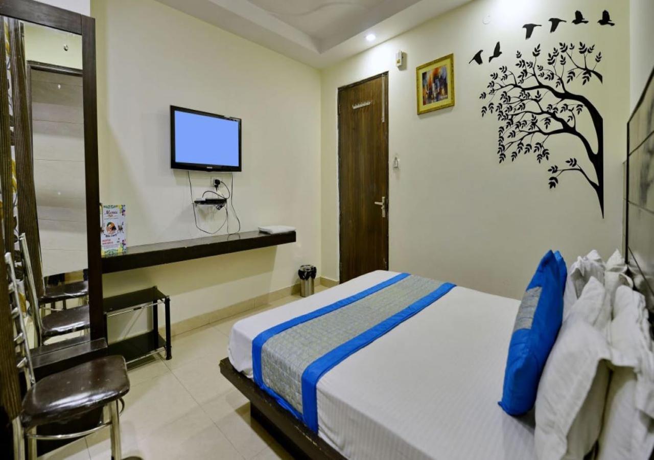 Hotel Perfect Spot- Main Bazar - Walking Metro Station Nova Deli Exterior foto