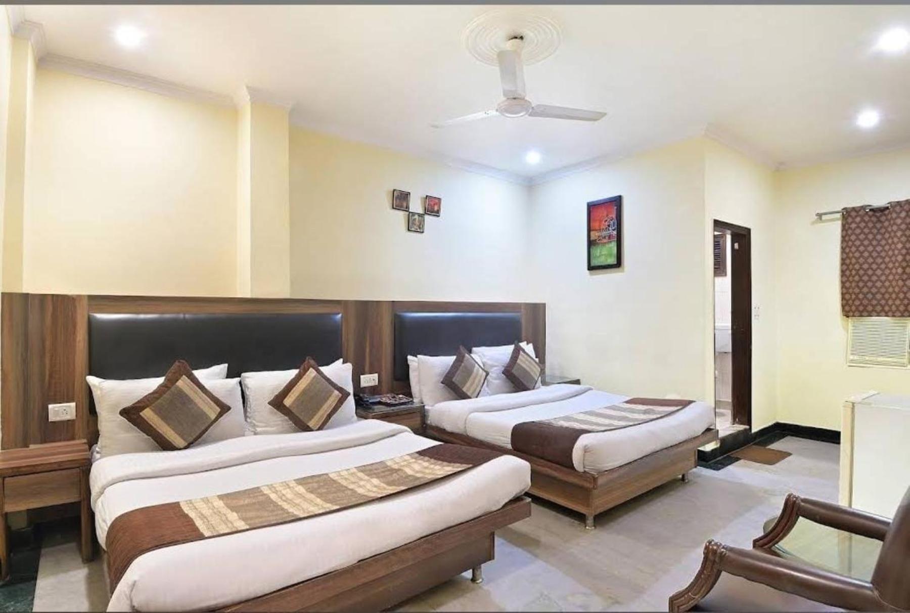 Hotel Perfect Spot- Main Bazar - Walking Metro Station Nova Deli Exterior foto