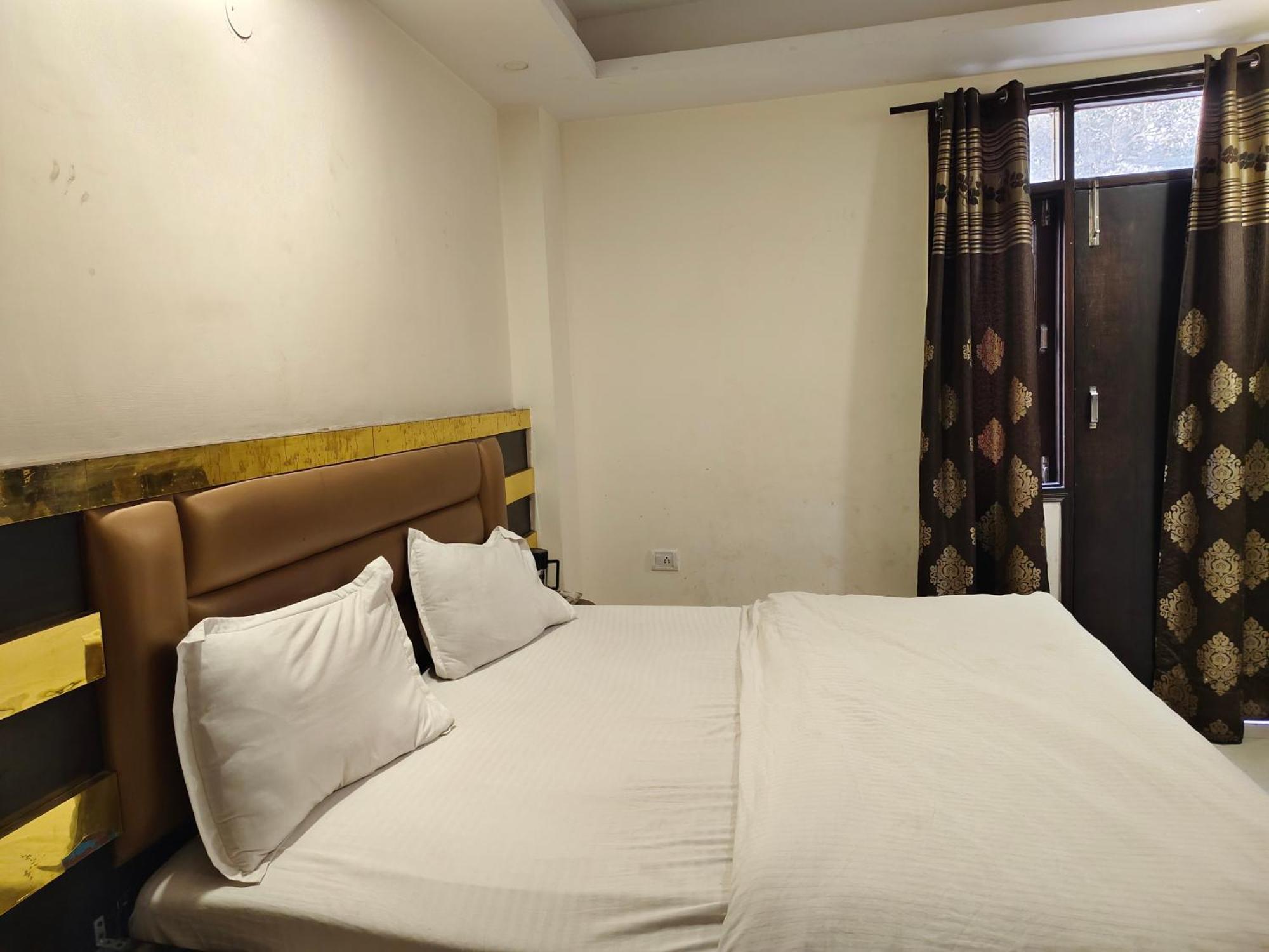 Hotel Perfect Spot- Main Bazar - Walking Metro Station Nova Deli Exterior foto